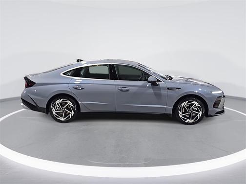 2026 Hyundai SONATA SEL