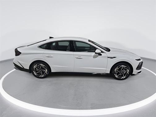 2026 Hyundai SONATA SEL