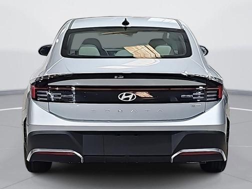 Aero Silver 2026 Hyundai SONATA Hybrid Base