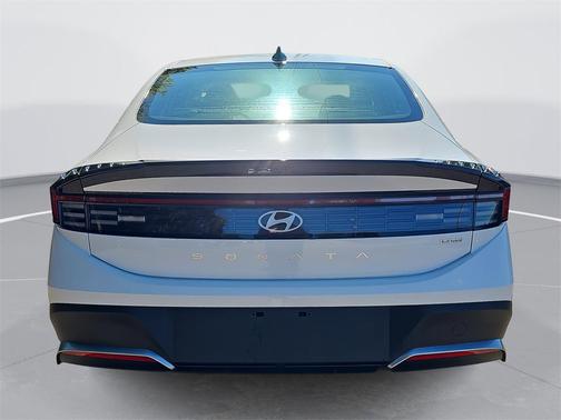 2026 Hyundai SONATA Hybrid Base