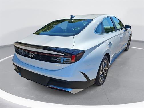 2026 Hyundai SONATA Hybrid Base