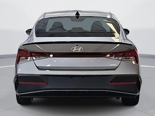 Fluid Metal 2026 Hyundai ELANTRA HEV SEL Sport