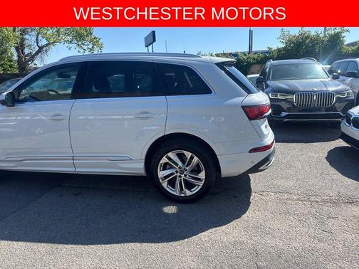 Glacier White Metallic 2023 Audi Q7 55 Premium Plus