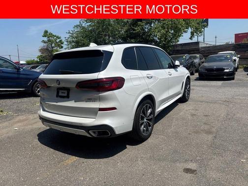 White Metallic 2019 BMW X5 xDrive40i