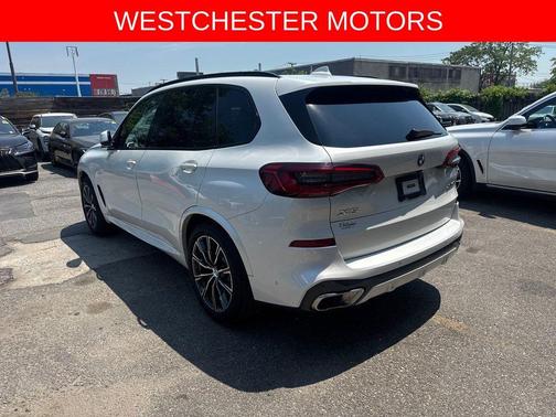 White Metallic 2019 BMW X5 xDrive40i