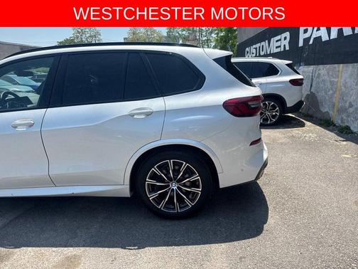 White Metallic 2019 BMW X5 xDrive40i