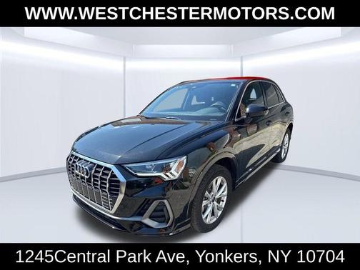 Mythos Black Metallic 2023 Audi Q3 45 S line Premium