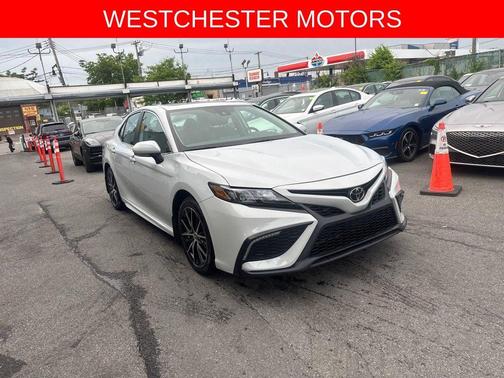 Ice 2024 Toyota Camry SE