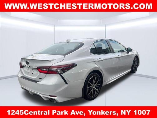Ice 2024 Toyota Camry SE