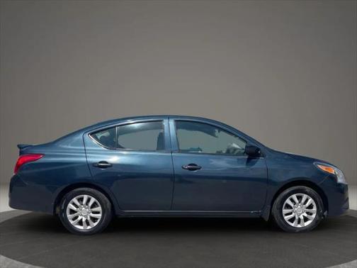 2016 Nissan Versa 1.6 S+
