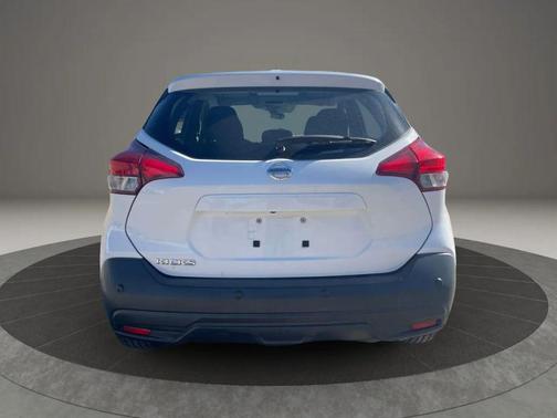 2020 Nissan Kicks S