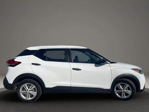 2020 Nissan Kicks S