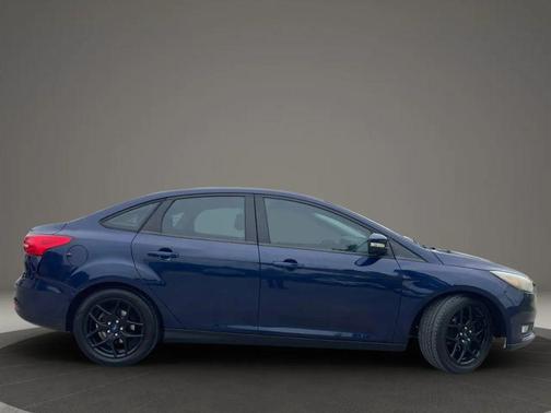 Blue 2016 Ford Focus SE
