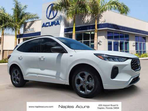 Star White Metallic Tri-Coat 2023 Ford Escape ST-Line