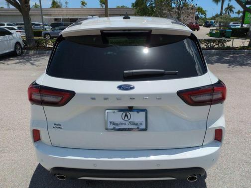 Star White Metallic Tri-Coat 2023 Ford Escape ST-Line