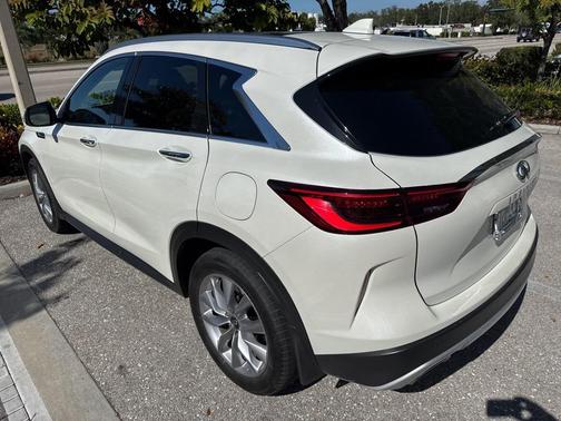 2022 INFINITI QX50 LUXE