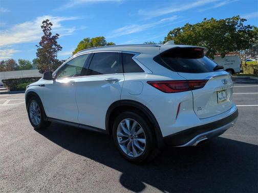 2022 INFINITI QX50 LUXE