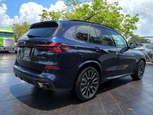 Tanzanite Blue II Metallic 2026 BMW X5 PHEV xDrive50e