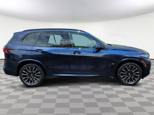 Tanzanite Blue II Metallic 2026 BMW X5 PHEV xDrive50e