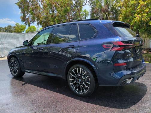 Tanzanite Blue II Metallic 2026 BMW X5 PHEV xDrive50e