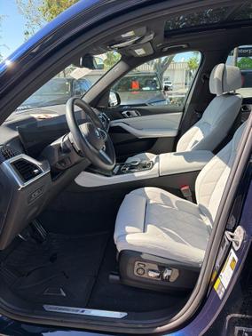 Tanzanite Blue II Metallic 2026 BMW X5 PHEV xDrive50e