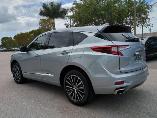 Solar Silver Metallic 2025 Acura RDX Advance Package