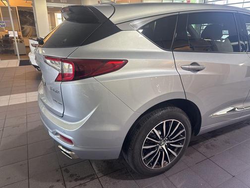 Solar Silver Metallic 2025 Acura RDX Advance Package
