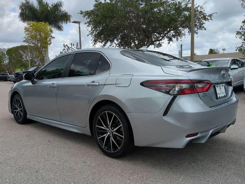 Celestial Silver Metallic 2024 Toyota Camry SE