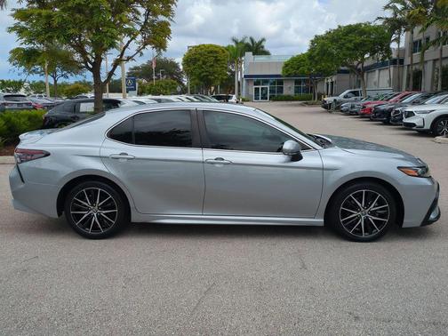 Celestial Silver Metallic 2024 Toyota Camry SE