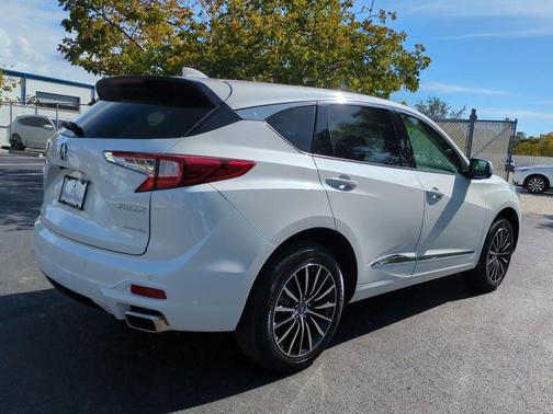 Platinum White Pearl 2026 Acura RDX Advance Package