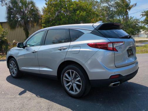 Lunar Silver Metallic 2023 Acura RDX Technology Package