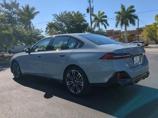 2025 BMW 530 i