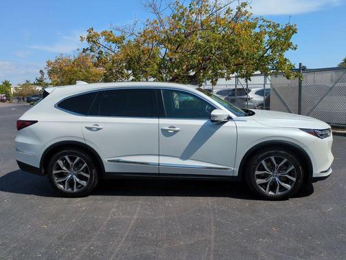 Platinum White Pearl 2022 Acura MDX Technology Package