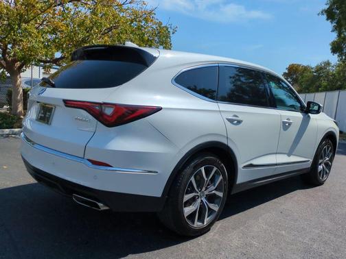 Platinum White Pearl 2022 Acura MDX Technology Package