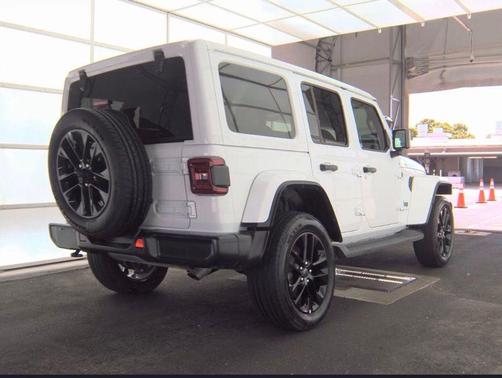 2025 Jeep Wrangler 4xe Sahara