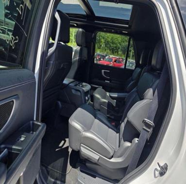Oxford White 2025 Ford Expedition Platinum