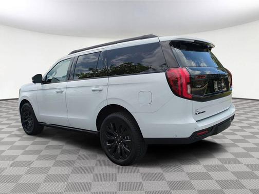 Oxford White 2025 Ford Expedition Platinum