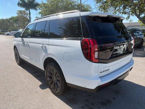 Oxford White 2025 Ford Expedition Platinum