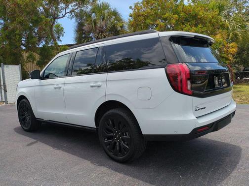 Oxford White 2025 Ford Expedition Platinum