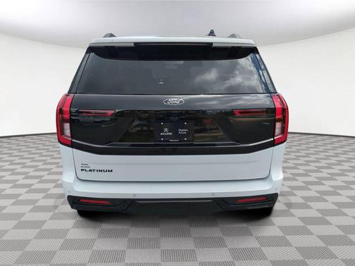 Oxford White 2025 Ford Expedition Platinum