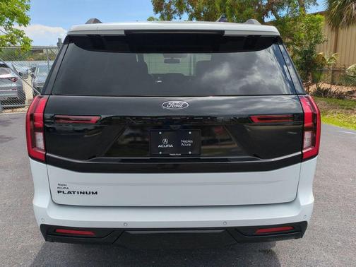 Oxford White 2025 Ford Expedition Platinum