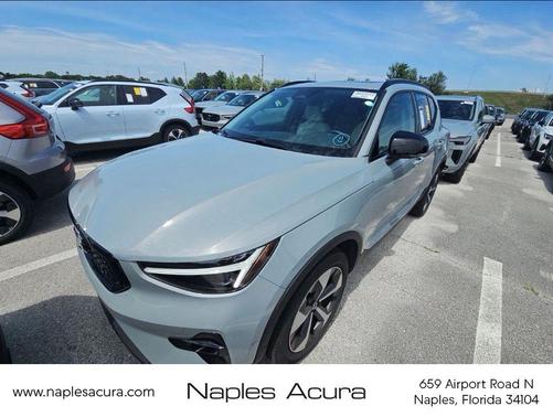 Vapour Grey Metallic 2026 Volvo XC40 Plus, B5 AWD Gas (mild hybrid), Dark