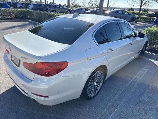 2017 BMW 530 530i