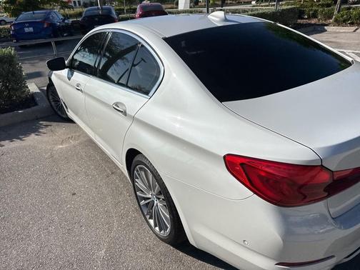 2017 BMW 530 530i