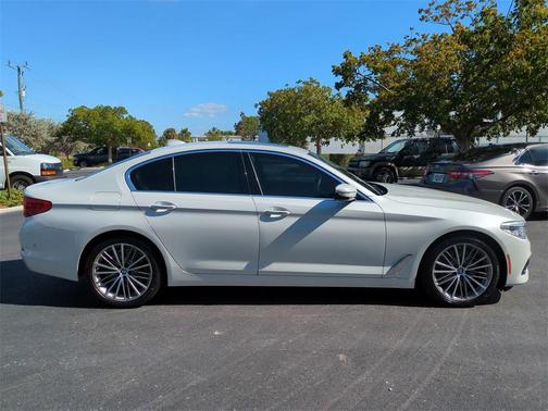 2017 BMW 530 530i