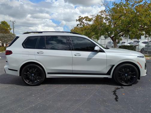 2024 BMW X7 xDrive40i