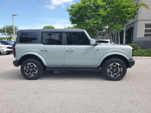Cactus Gray 2024 Ford Bronco Outer Banks