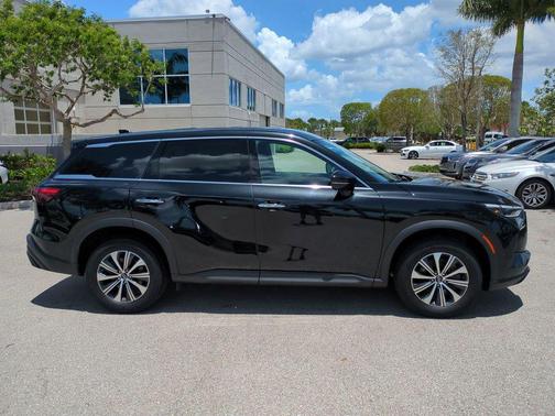 Mineral Black 2024 INFINITI QX60 Pure