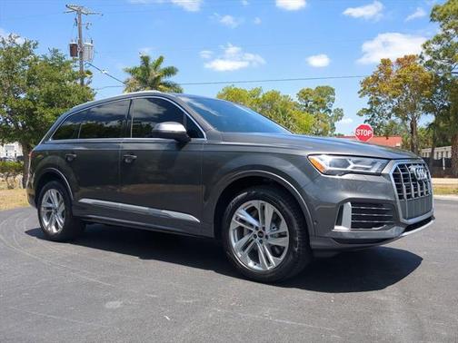 2021 Audi Q7 45 Premium