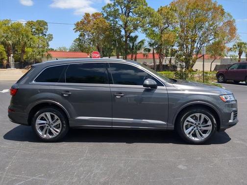 2021 Audi Q7 45 Premium